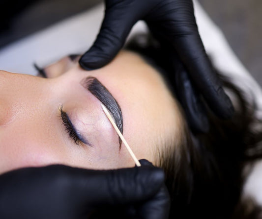 Colorimetría de Cejas: 3 Reglas Esenciales para Resultados Perfectos