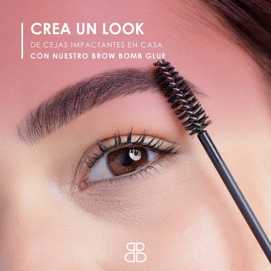 Crea un look de cejas impactantes en casa con nuestro Brow Bomb Glue